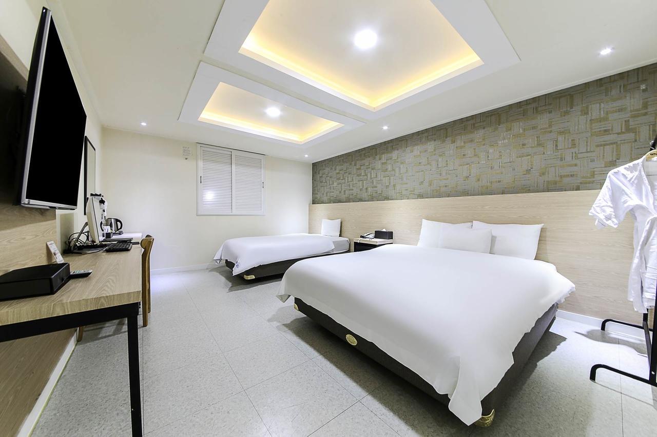 White Hotel Szuvon Kültér fotó