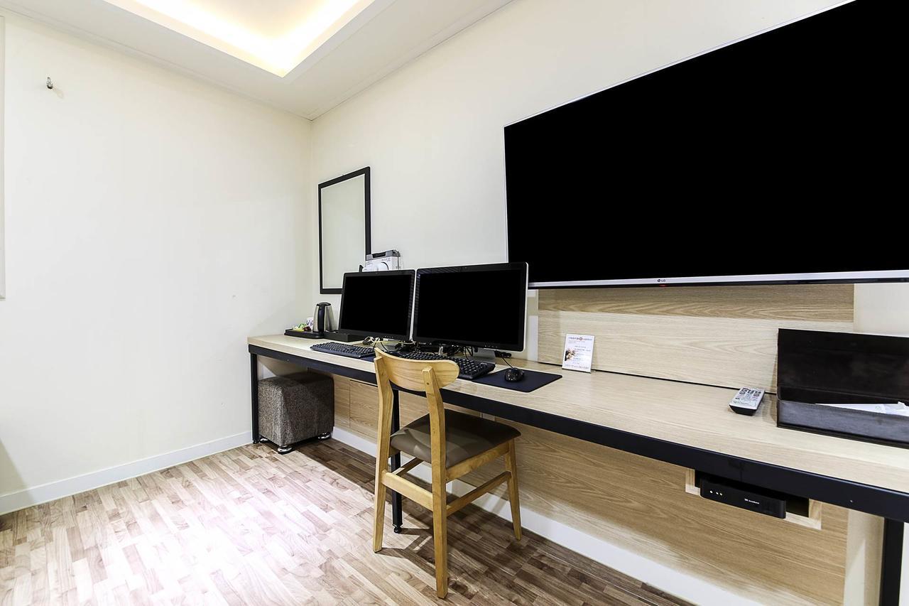 White Hotel Szuvon Kültér fotó