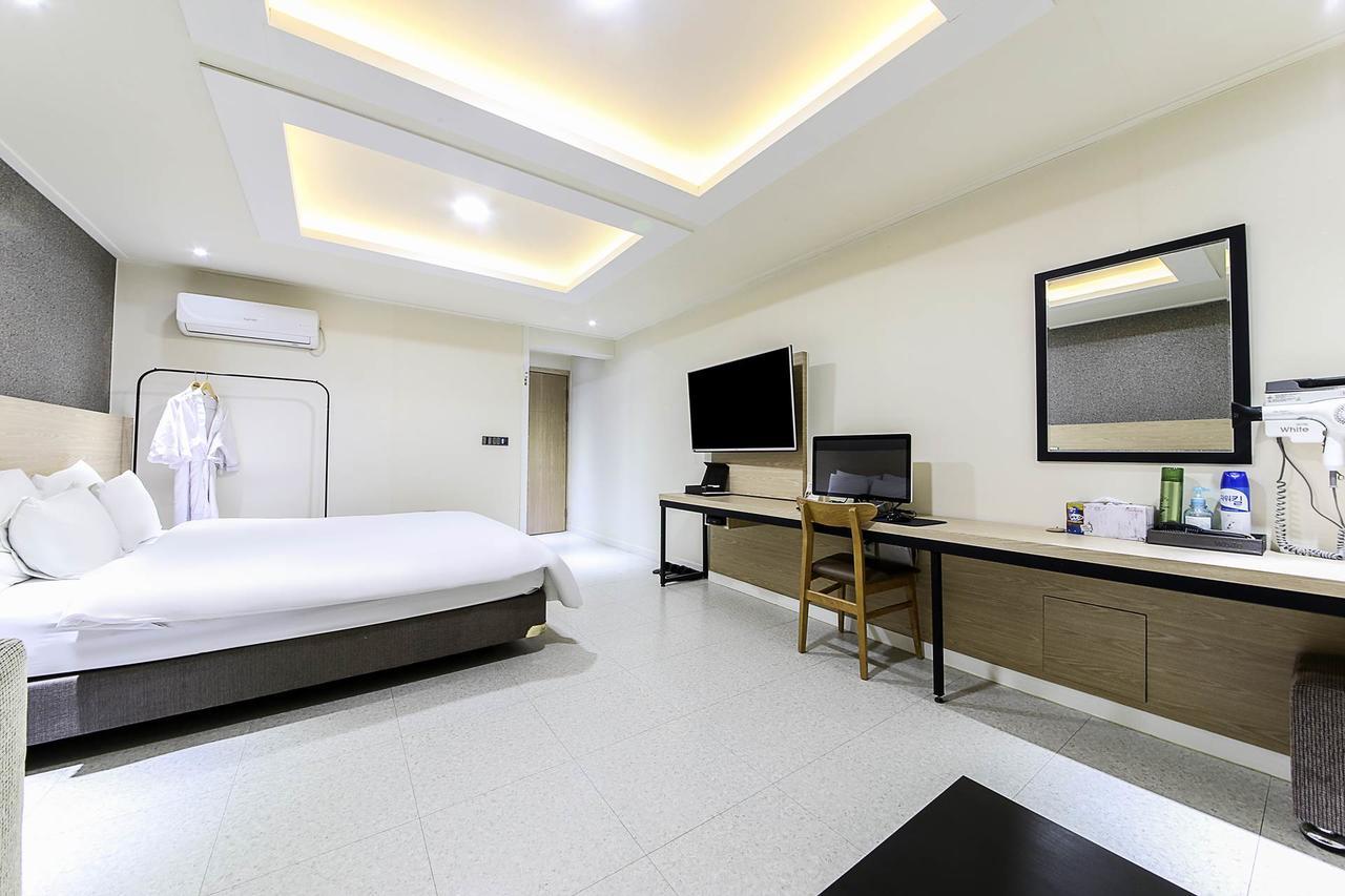 White Hotel Szuvon Kültér fotó