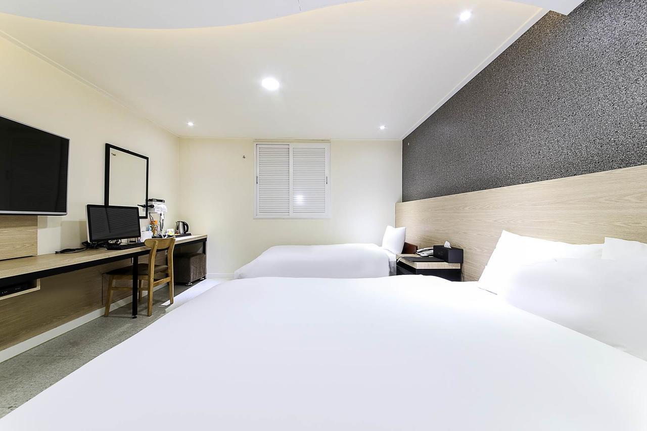 White Hotel Szuvon Kültér fotó